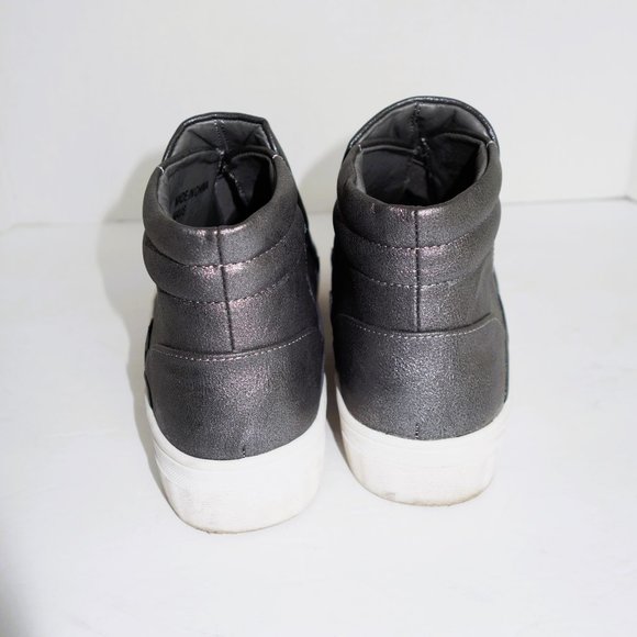 Mootsies Tootsies "Mavis" Pewter Slip-On High Top Sneakers Size 8.5 - Picture 3 of 5